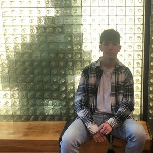 Meet your Posher, Eli